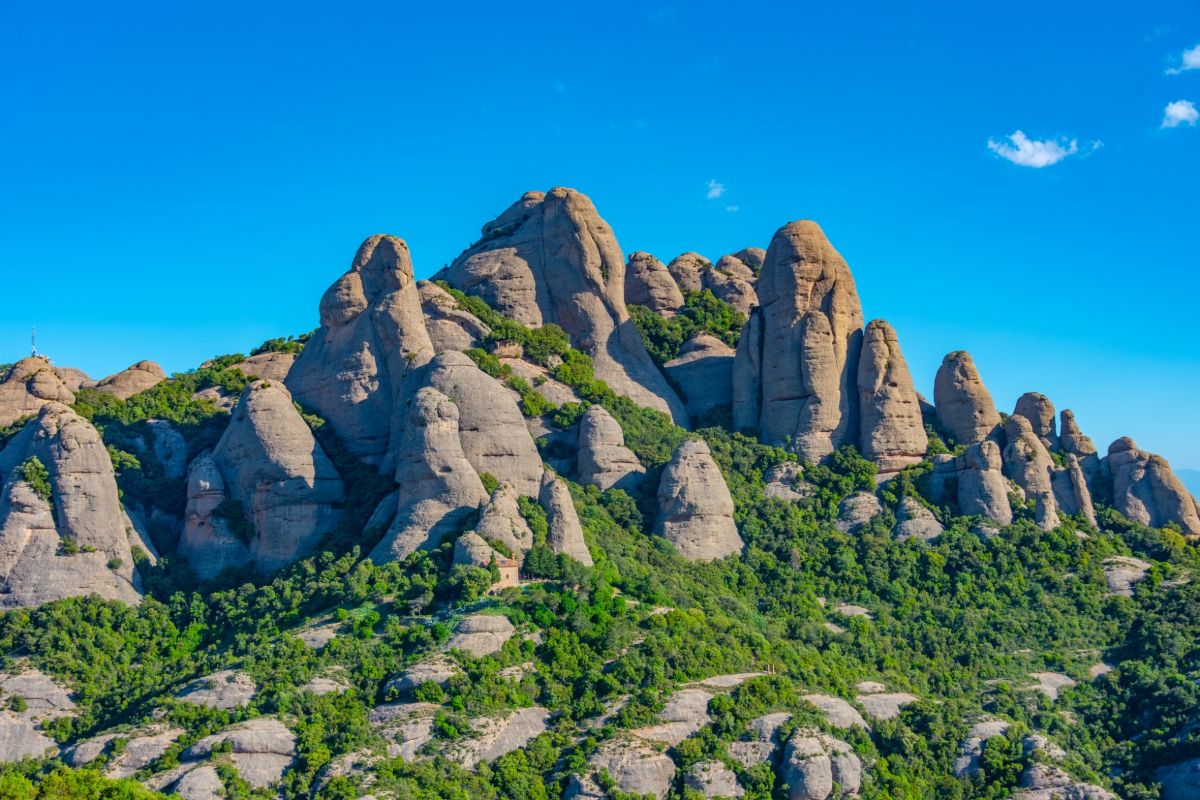 Muntanya de Montserrat u Costa Brava Muntanya de Montserrat u Costa Brava