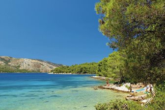 Stari Grad-ostrov Hvar, pohled z pláže